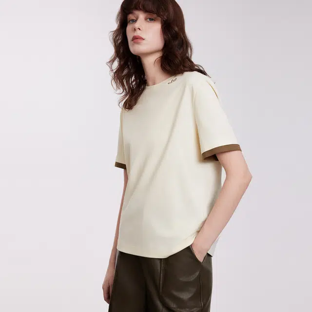 ELLE T