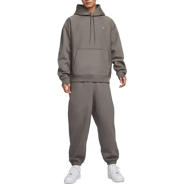 Nike Solo Swoosh