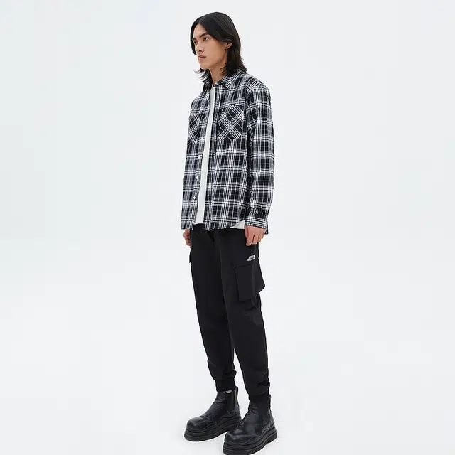 美特斯邦威 格纹尖领单排扣长袖衬衫 男女同款