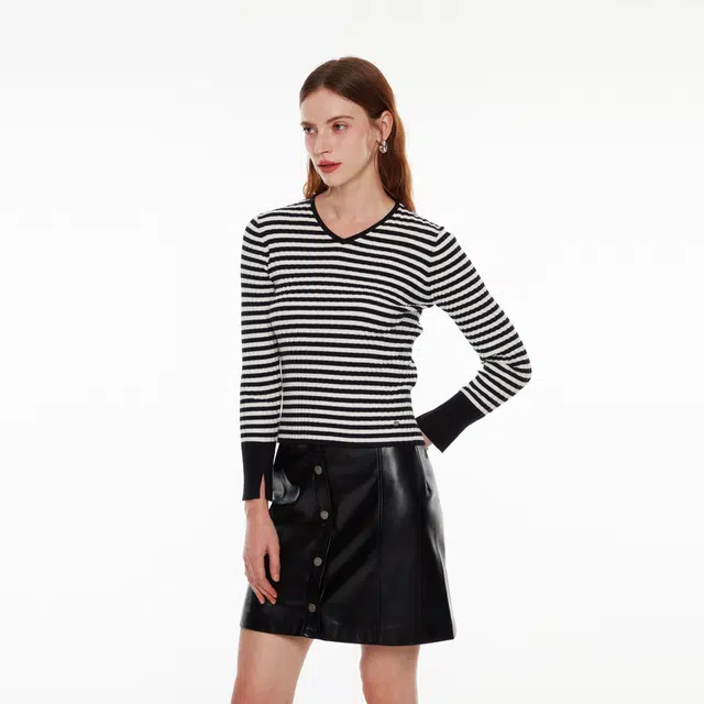GUESS V