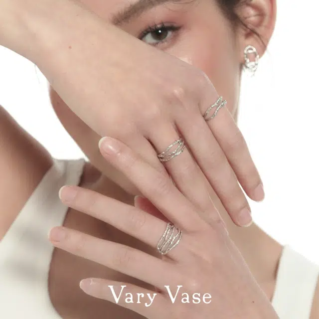 VARYVASE