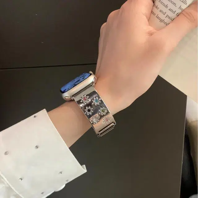 老佳 苹果适用 手表表带 金属材质 星芒彩钻手镯表带男女通用