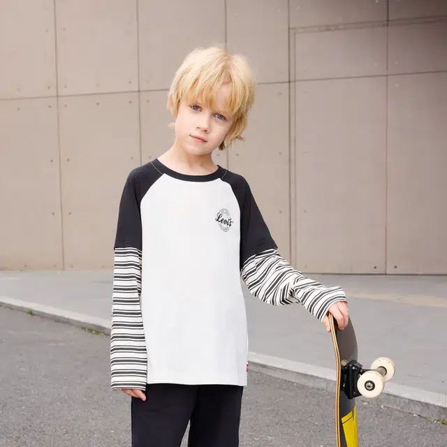 levis T