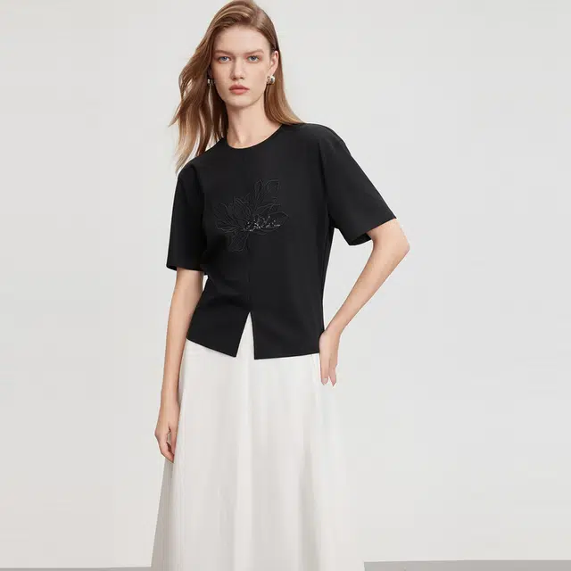 ELLE T