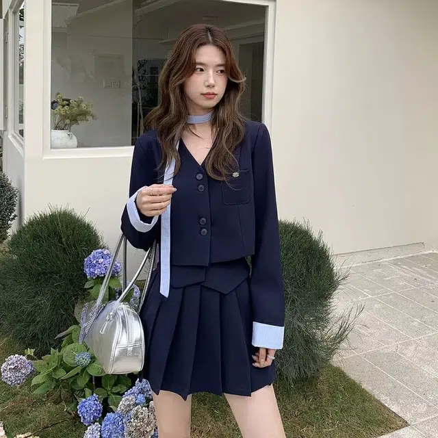 COMMA GIRL V