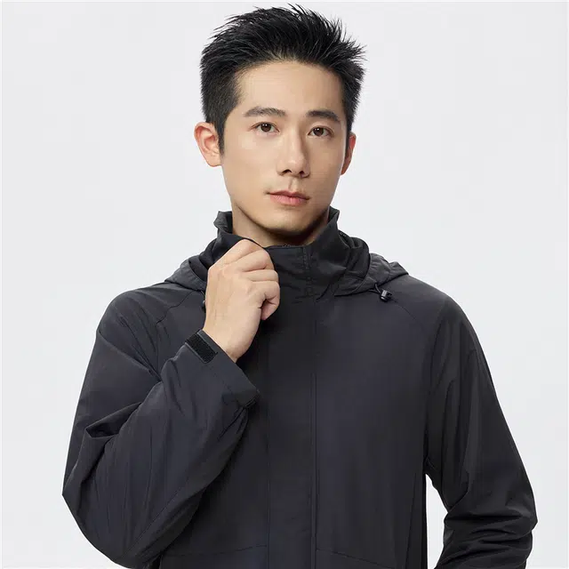 佐丹奴 轻量化防风夹克网里插肩袖连帽外套风衣 男女同款