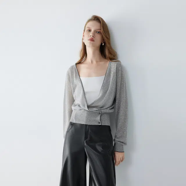 ELLE V