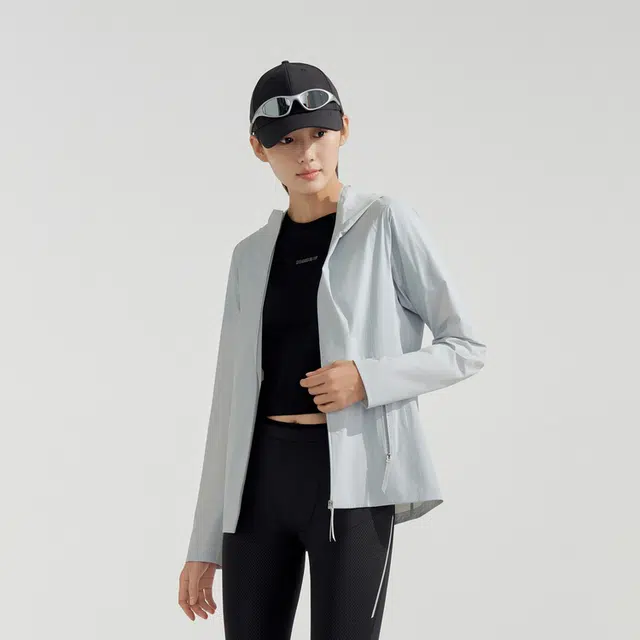 波司登 双重透气凉感纯色防紫外线简约连帽防晒服 女款