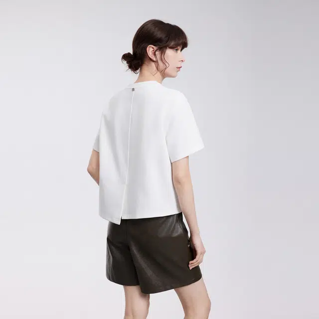 ELLE T