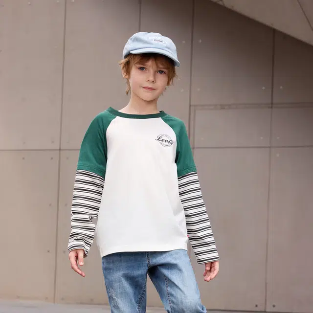 levis T