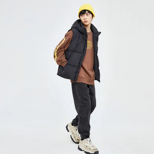 美特斯邦威 字母印花连帽宽松拉链羽绒服 男款