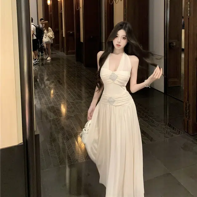 水中花 时尚气质简约优雅无袖连衣裙 女款
