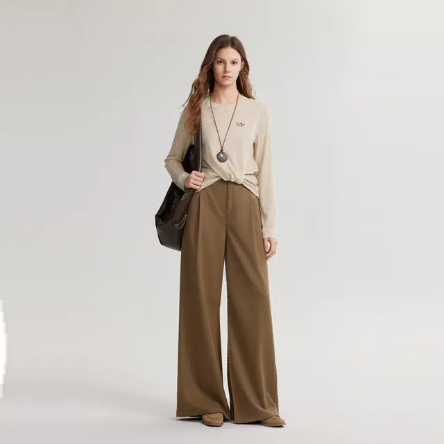 ELLE LOGO T