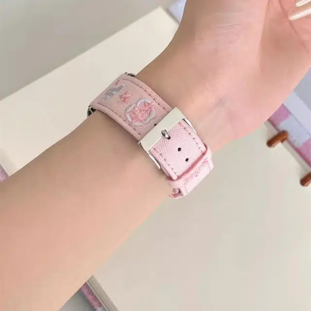 老佳 苹果适用 手表表带 皮质材质 刺绣翅膀皮质表带男女同款