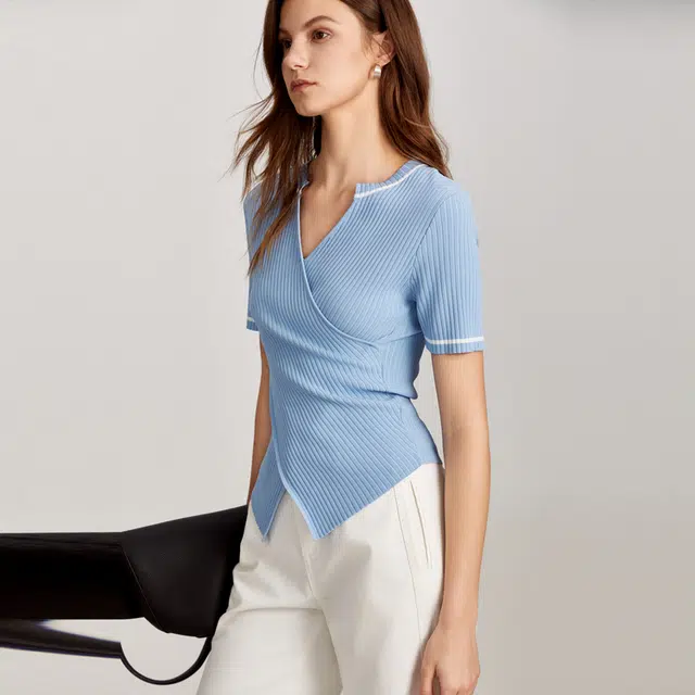 ELLE V