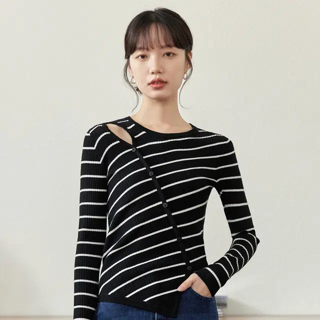 茵曼 条纹镂空肩部圆领长袖针织毛衣 女款