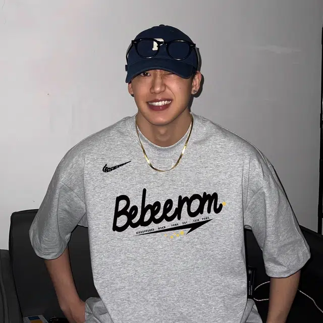 HIPHOPPUNKS T