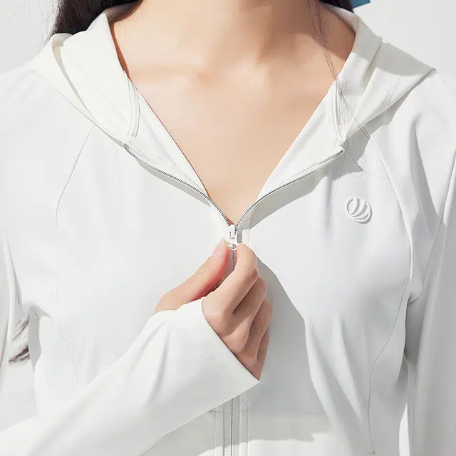 波司登 轻薄女士户外显瘦修身凉感透气减龄短款皮肤衣防晒服 女款