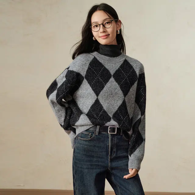 玖姿安娜蔻 复古学院风菱格纹舒适针织毛衣 女款