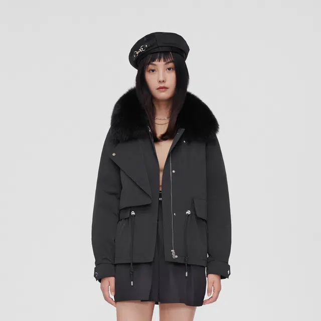 波司登 新款毛领都市休闲户外羽绒服 女款