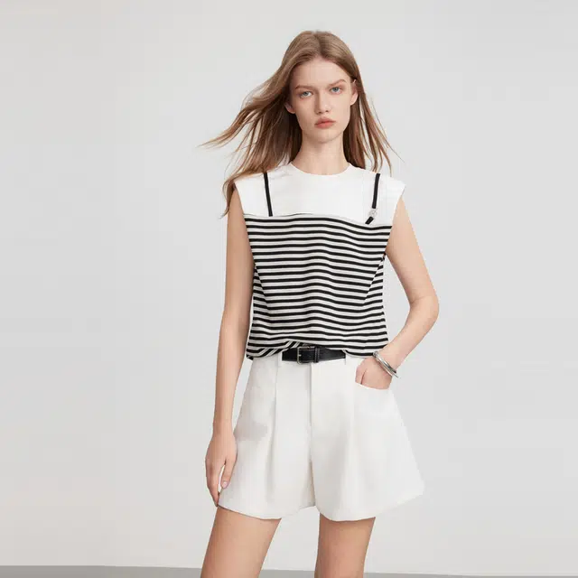 ELLE T