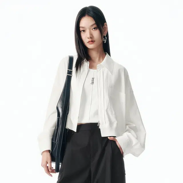 太平鸟 百搭简洁时尚拉链式翻领短款长袖衬衫 女款