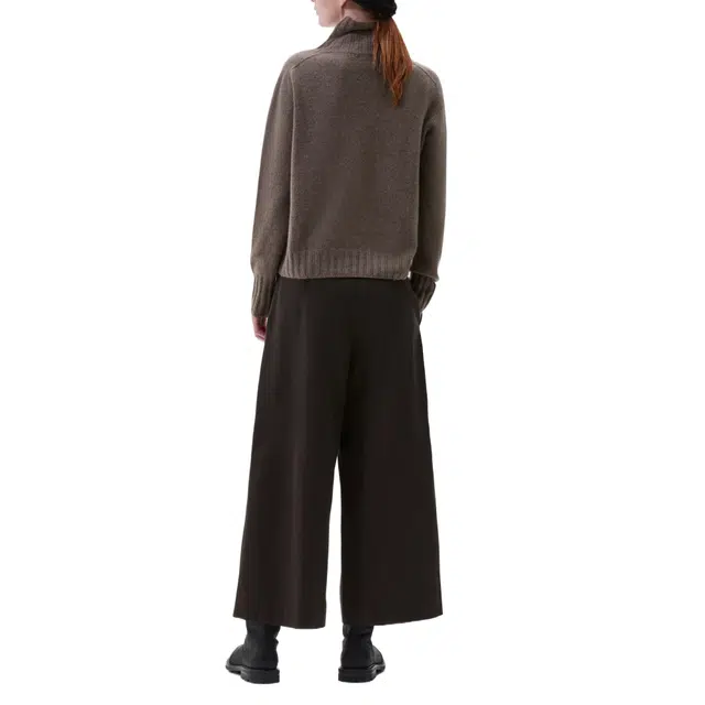 MARGARETHOWELL