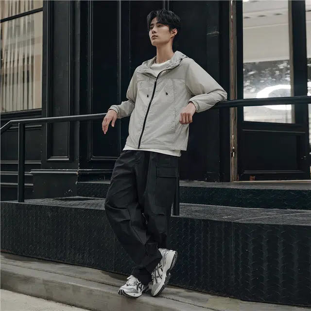 佐丹奴 韩国系列抽绳连帽梭织薄外套风衣 男款