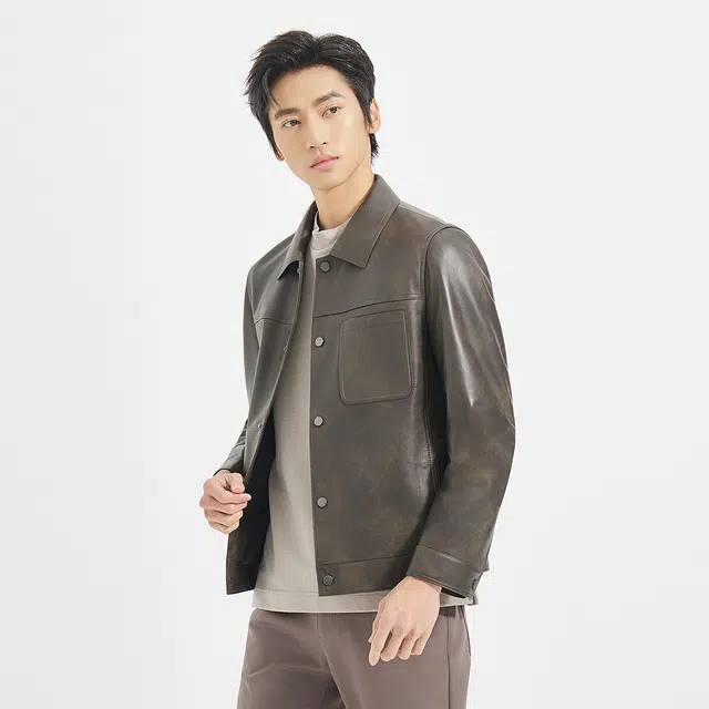 利郎 都市休闲翻领时尚潮流云雾皮短款口袋装饰秋季皮衣 男款