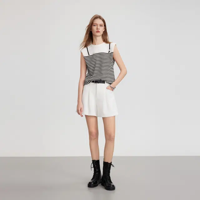 ELLE T