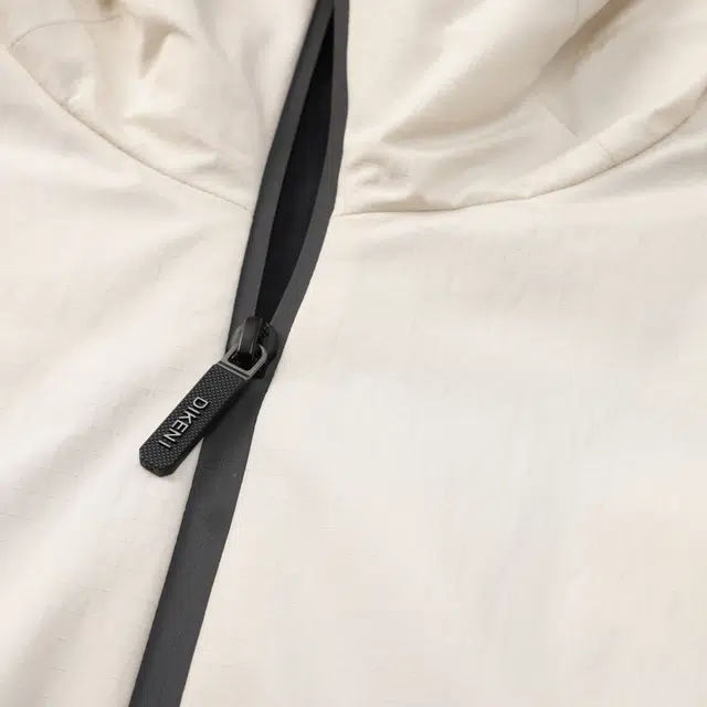 迪柯尼 商场同款通勤系列 自由系列 冬季保暖蓄热简约情侣防风净版微户外轻量软壳高品质鹅绒羽绒服 男女同款