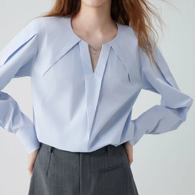 ELLE V