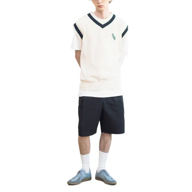 BESLOW WIDE FIT THREE TUCK CHINO SHORTS