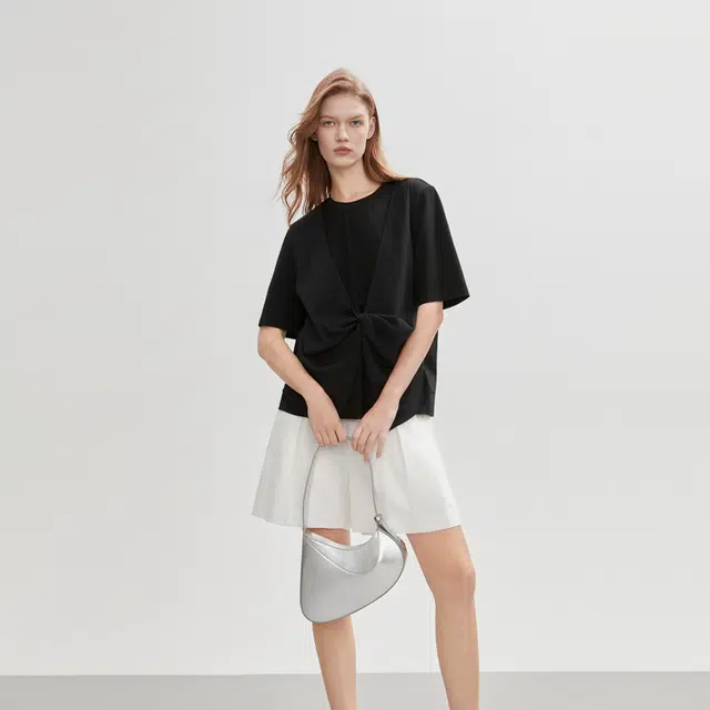 ELLE T