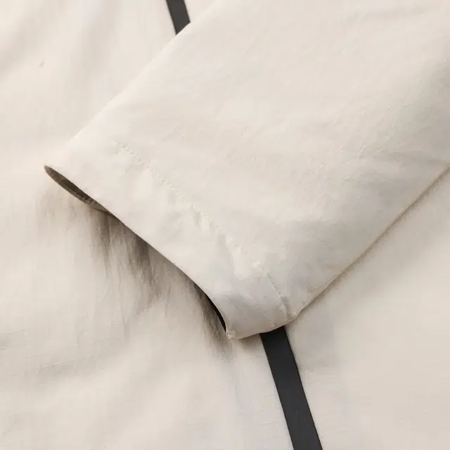 迪柯尼 商场同款通勤系列 自由系列 冬季保暖蓄热简约情侣防风净版微户外轻量软壳高品质鹅绒羽绒服 男女同款