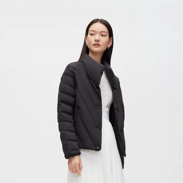 波司登 纯色立领绗缝轻薄短款羽绒服 冬季 女款