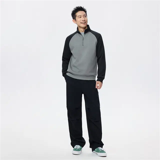 佐丹奴 加绒拼色插肩袖立领半拉链针织卫衣 男款
