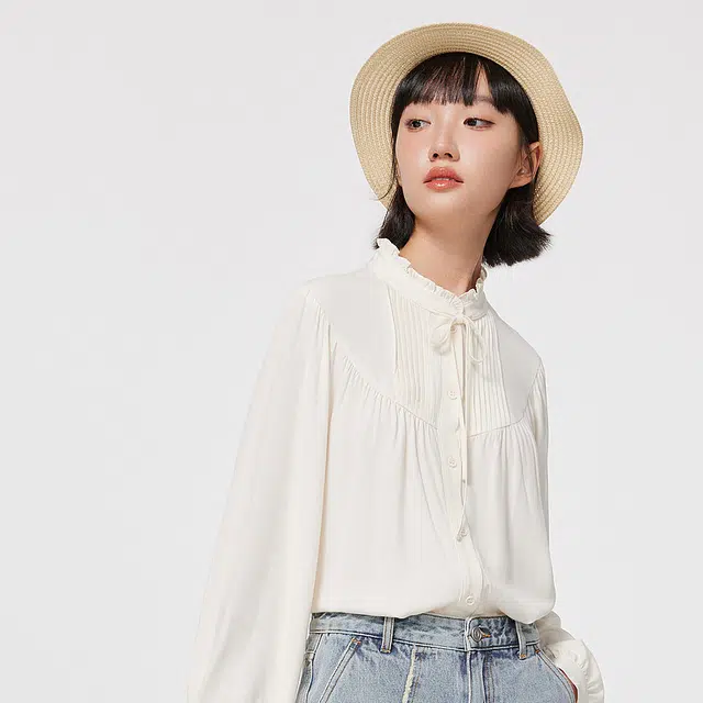 美特斯邦威 通勤气质精致木耳花边质感宽松长袖衬衫 女款 米白