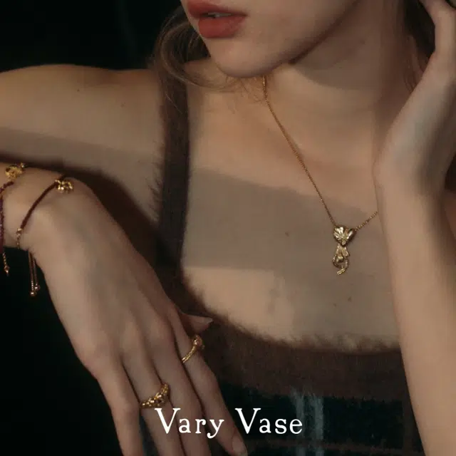 VARYVASE 18K