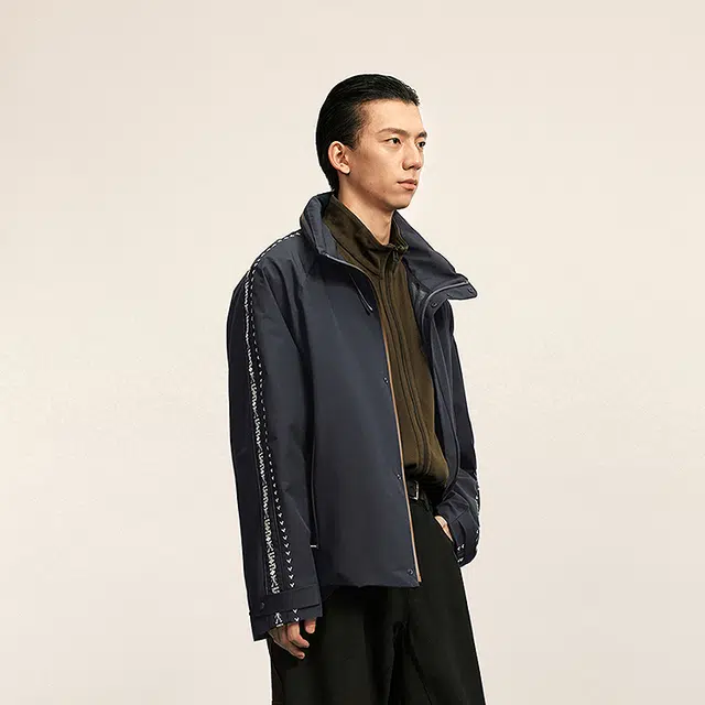 速写 连帽合身时尚简约百搭夹克 男款