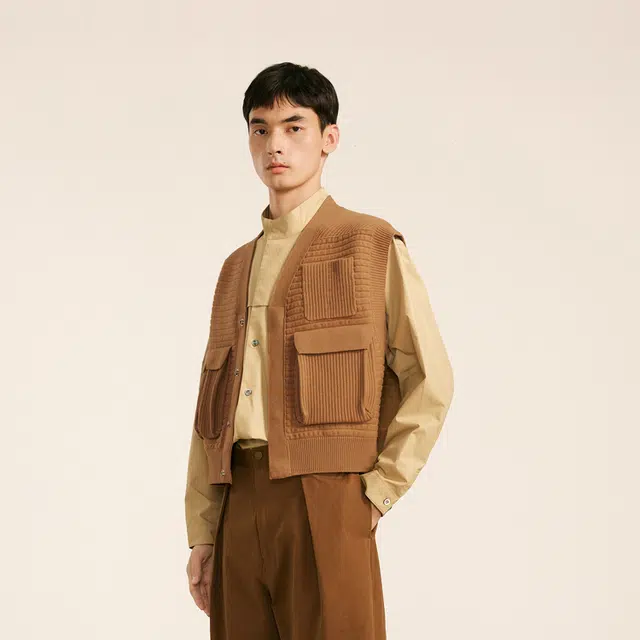 速写 无袖多口袋拼接毛衫背心毛衣 男款