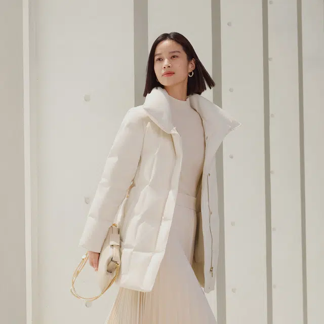 波司登 翻领加厚鹅绒中长款纯色羽绒服 女款