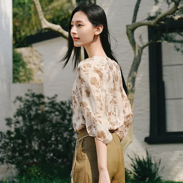 玖姿安娜蔻 时尚休闲七分袖雪纺衫 女款 花杏色