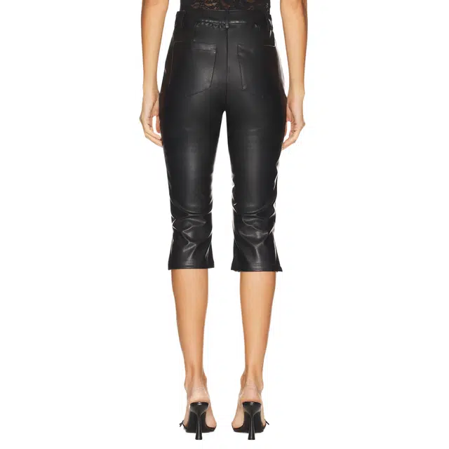 SUPERDOWN Jasmina Capri