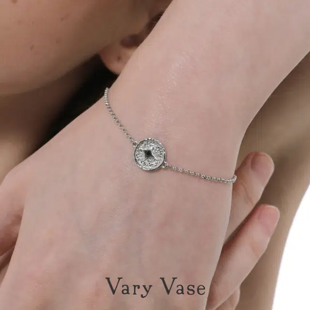 VARYVASE