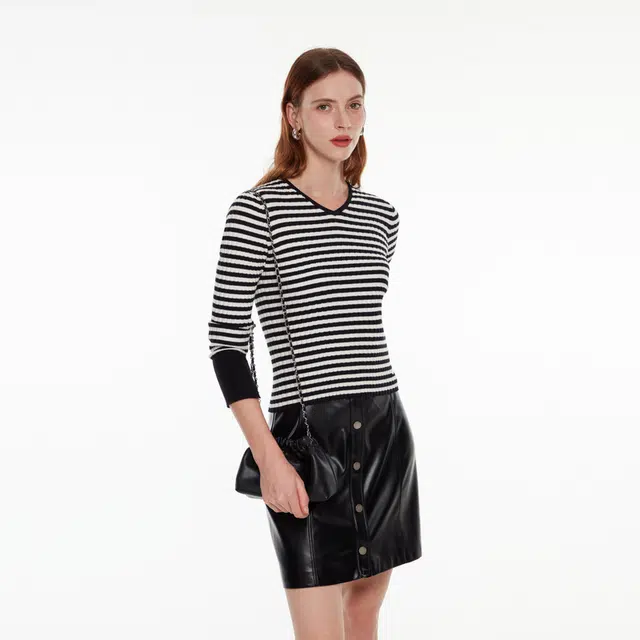 GUESS V