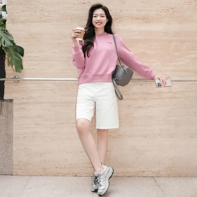 美洋 彩虹糖 薄荷曼波轻薄刺绣圆领长袖卫衣 女款