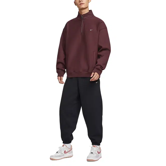 Nike Solo Swoosh