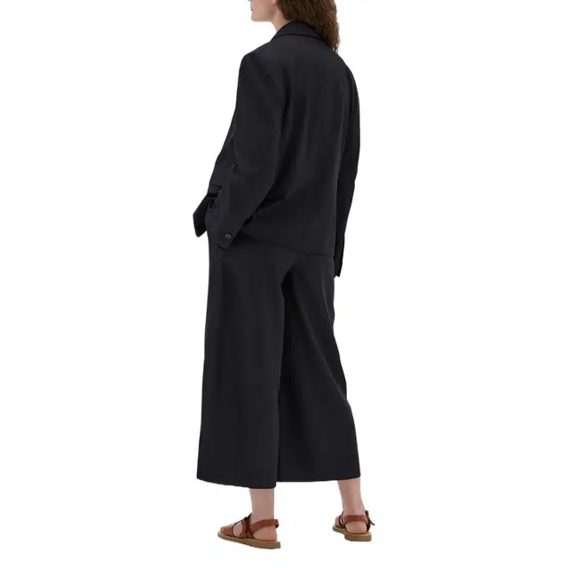 MARGARETHOWELL