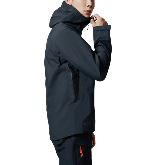 HAGLFS SS25 ROC 3L Proof